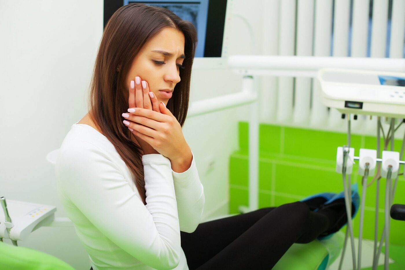 Wisdom Tooth Pain or Infection Signs, Symptoms and Treatments