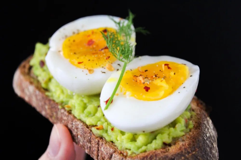 Nutritious high-protein breakfast supporting healthy metabolism and weight loss goals