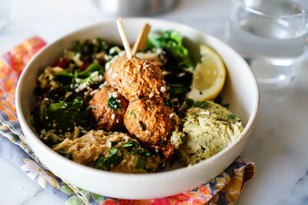 Colorful plant-forward meal bowl supporting healthy aging and longevity habits