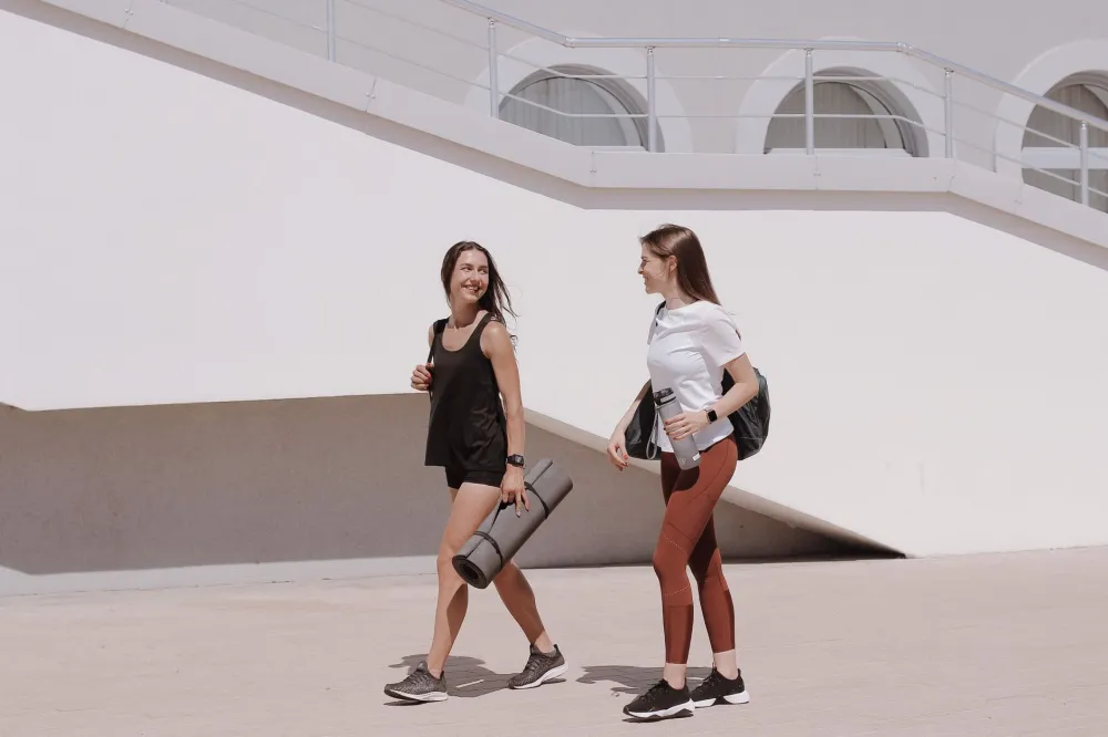 Side-by-side comparison of walking and resting for back pain recovery